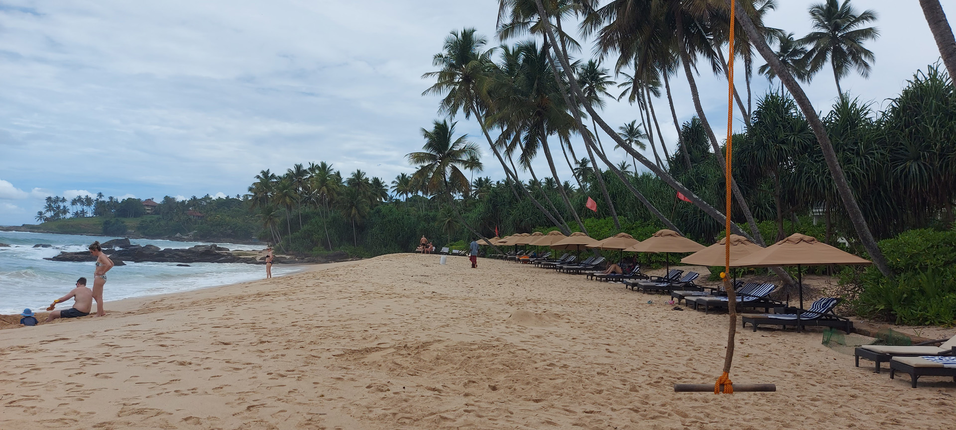 sri-lanka-beach-holiday-with-unlimited-travel