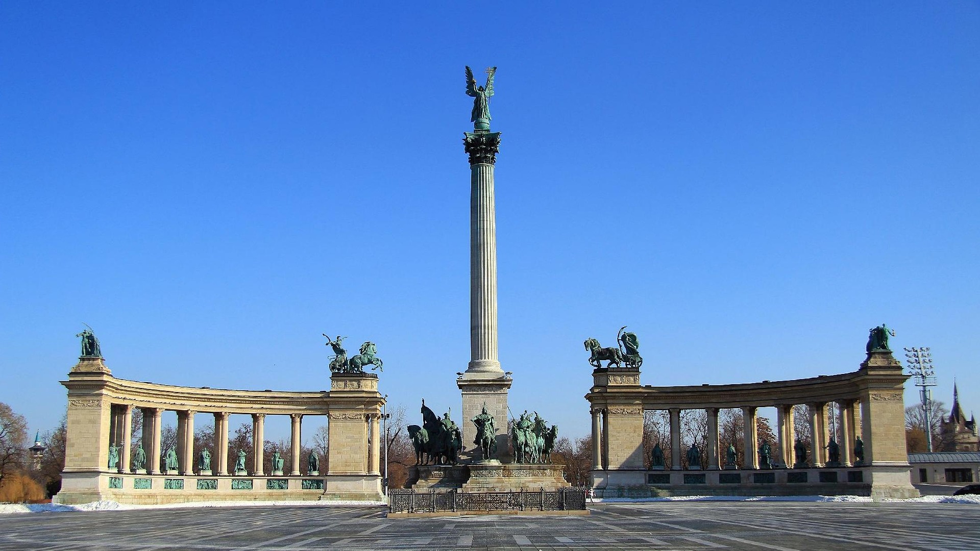 budapest-heroes-square