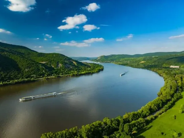 Danube Bend tour - full day (visit of Szentendre, Visegrád and Esztergom)