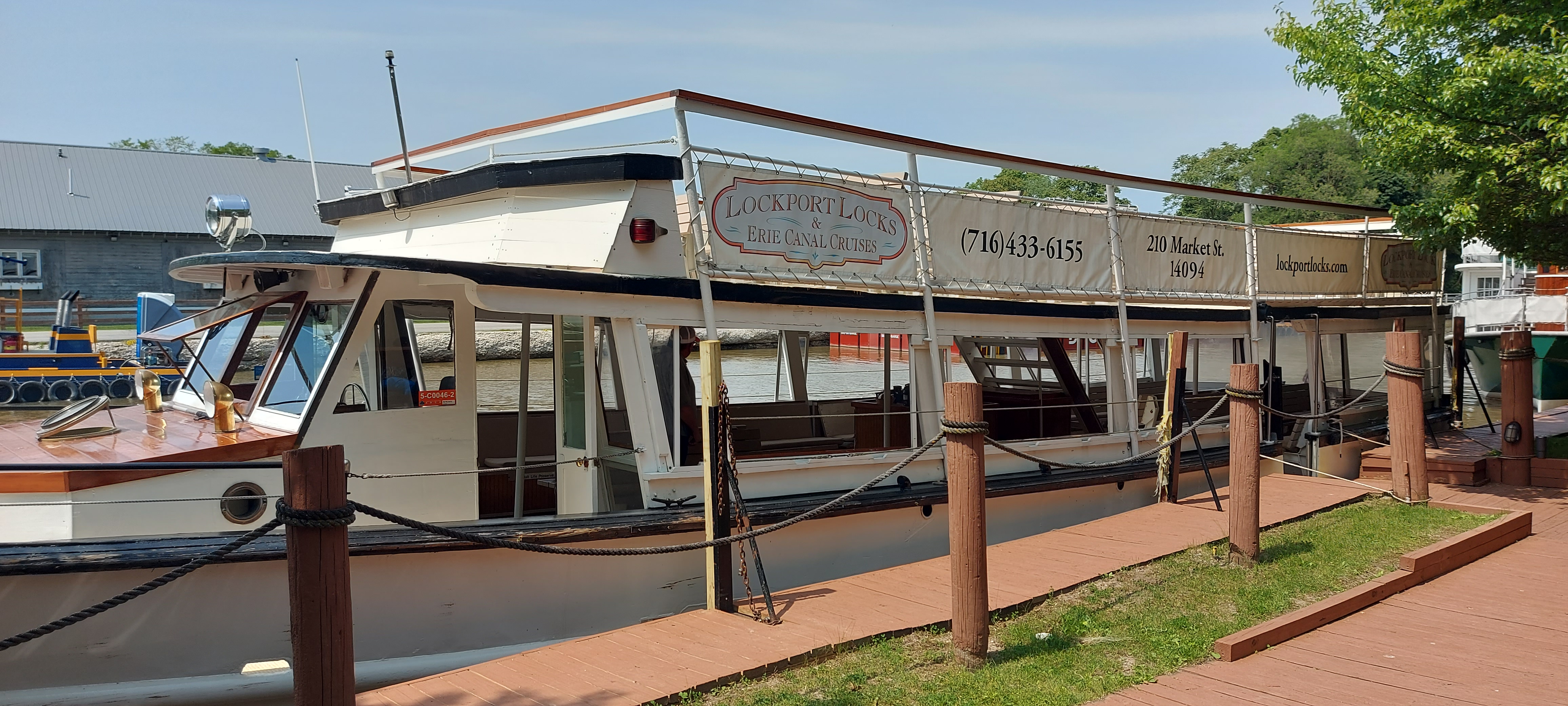 usa-niagara-lockport-locks-boat--with-unlimited-travel